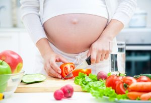 Chế độ ăn uống hợp lý trong suốt thai kì sẽ giúp bạn có một thai kì khỏe mạnh